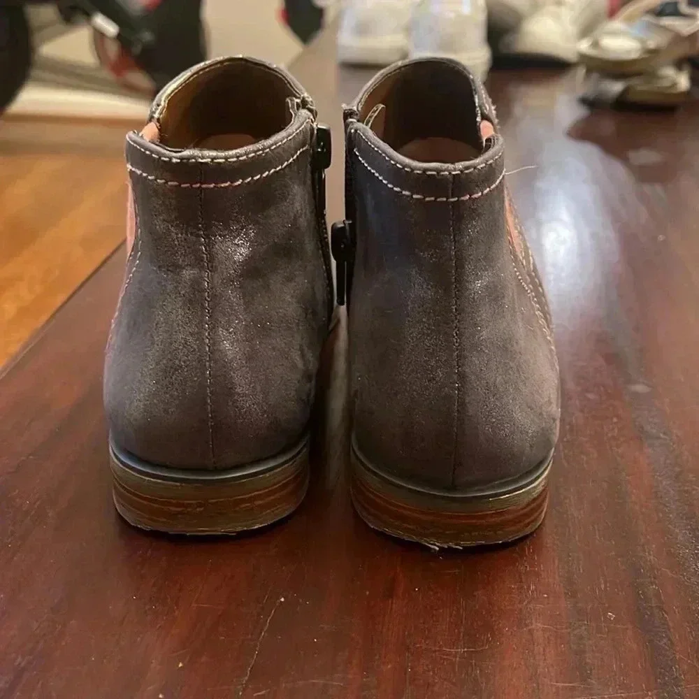 Love brand silver and pink ankle boots size 13